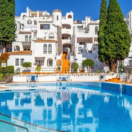 Apartament Maika Benalsun Pueblo Evita *
